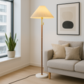 Lampadaire en bois vintage Yrus